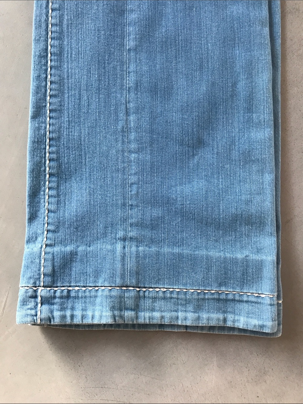 CHANEL Light Wash Wide Leg Jeans — Pale Blue Denim - Picture 15 of 16
